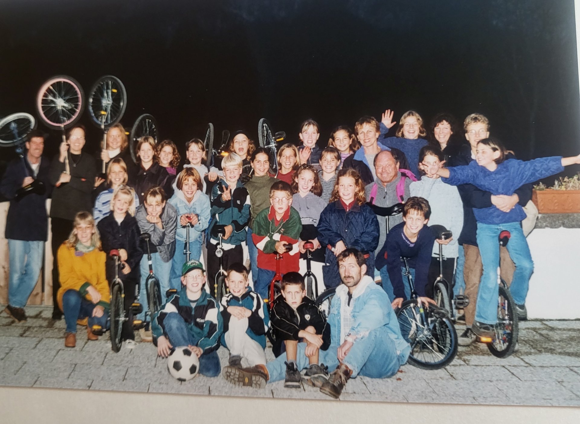 Der kinderzirkus die allererste gruppe